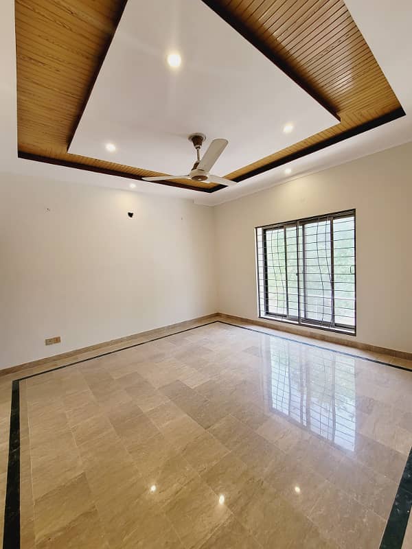 10 MARLA HOUSE FOR SALE IN BAHRIA TOWN LAHORE 5