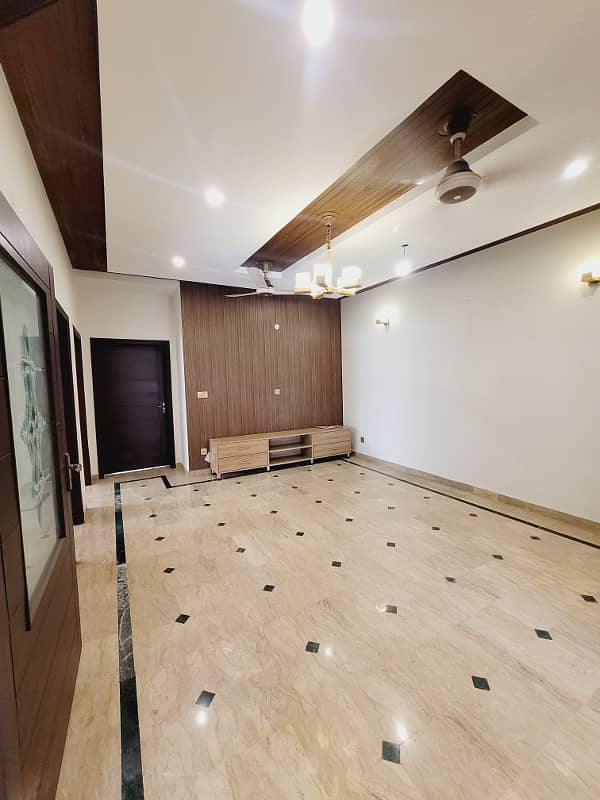 10 MARLA HOUSE FOR SALE IN BAHRIA TOWN LAHORE 19