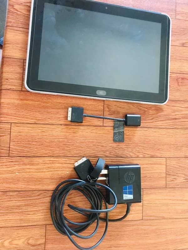 HP ElitePad for sale with genuine accessories 1