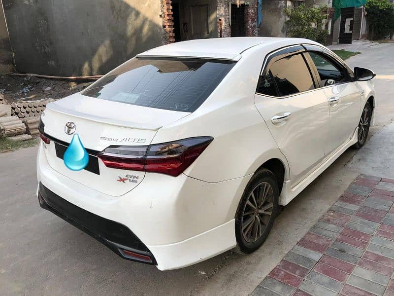 Toyota Altis Grande 2018 4