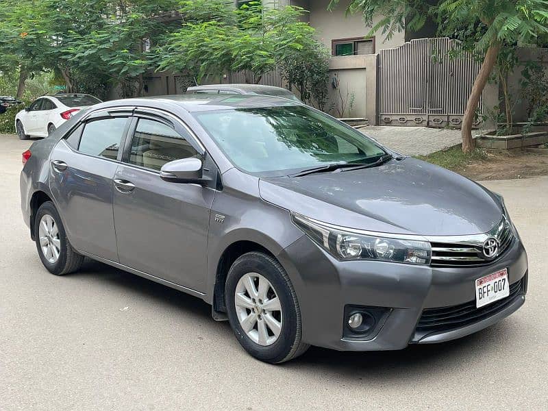 Toyota Corolla Altis 2016 1