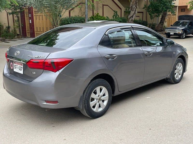 Toyota Corolla Altis 2016 3