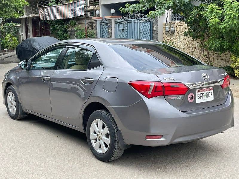 Toyota Corolla Altis 2016 5