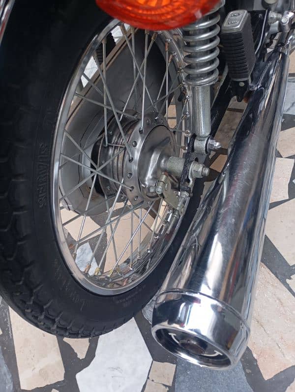 Aslam alikum my selling bike honda CG 125 gari ma koi kam Nahi ha 5