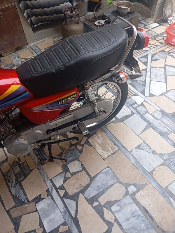 Aslam alikum my selling bike honda CG 125 gari ma koi kam Nahi ha 13