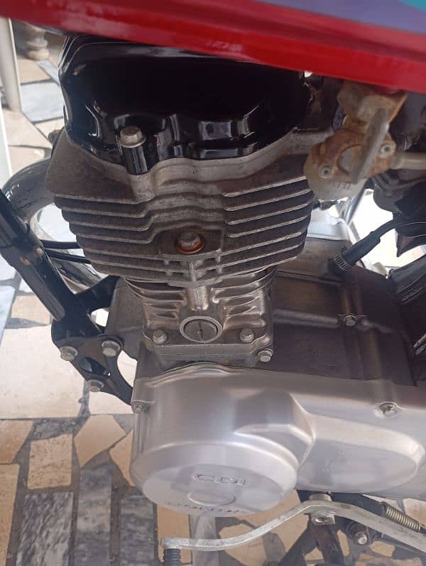 Aslam alikum my selling bike honda CG 125 gari ma koi kam Nahi ha 14