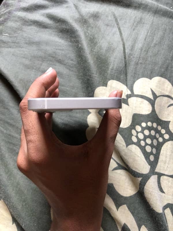 iPhone 12 Mini 4