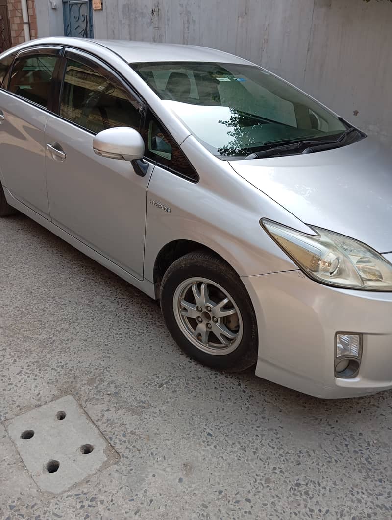 Toyota Prius S 2011/16 totally genuine 1