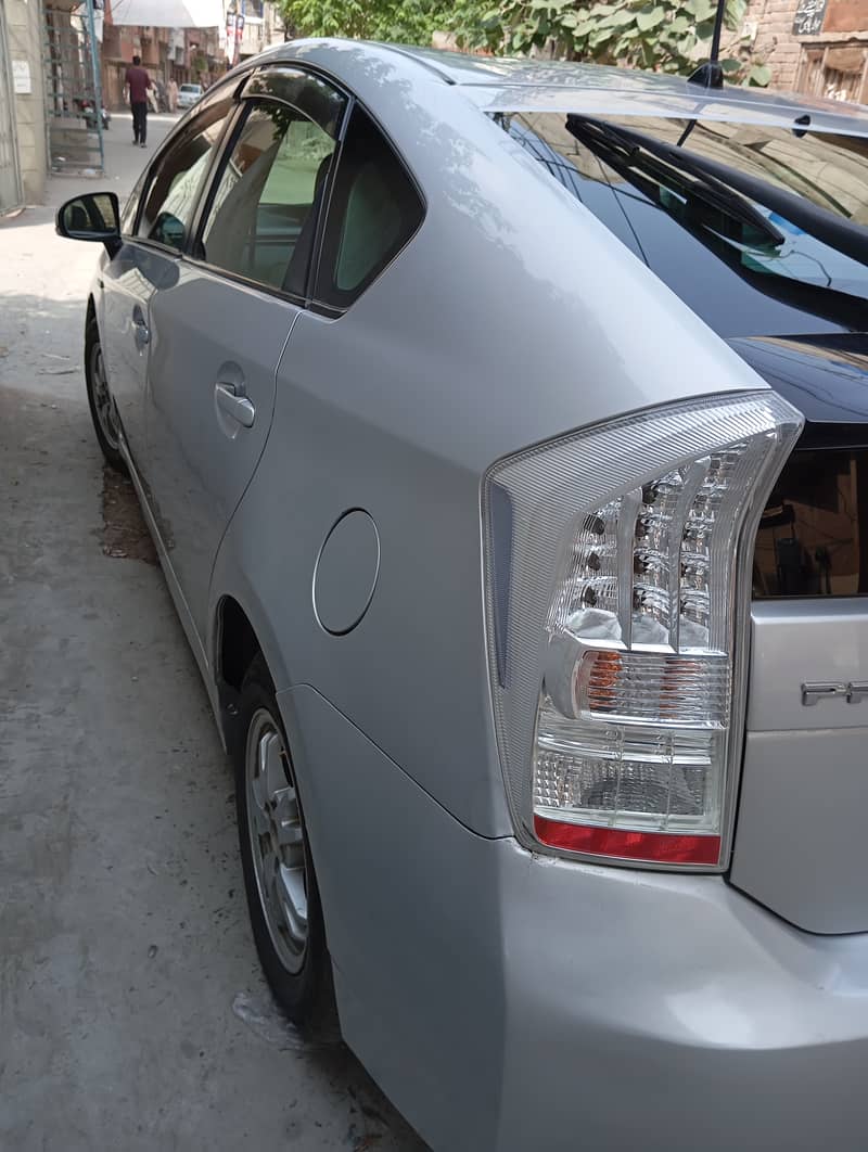 Toyota Prius S 2011/16 totally genuine 2