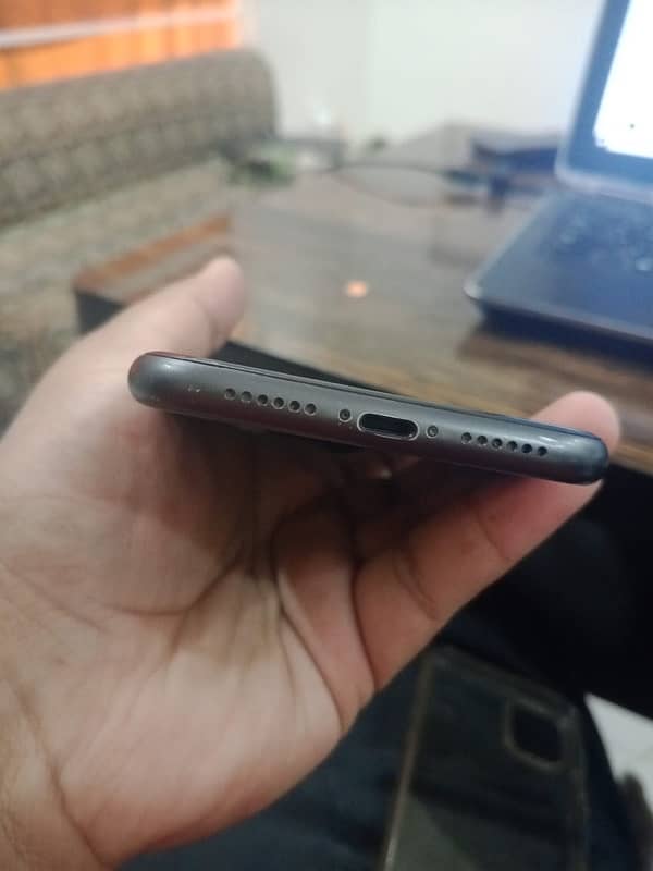 Apple Iphone 11 NoN PTA 3