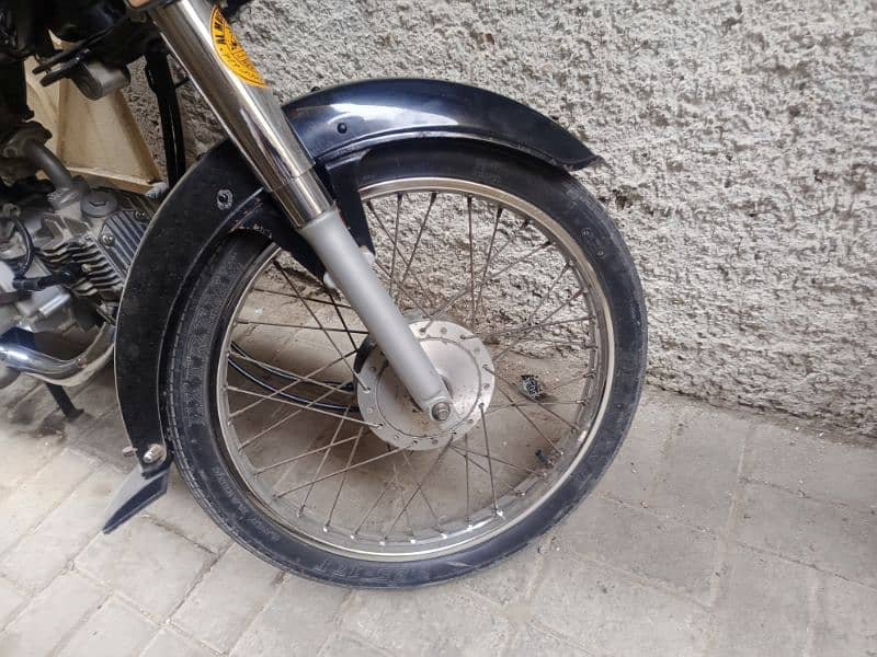 honda 70 2023 7 month karachi registerd new condition nut to nut geni 12