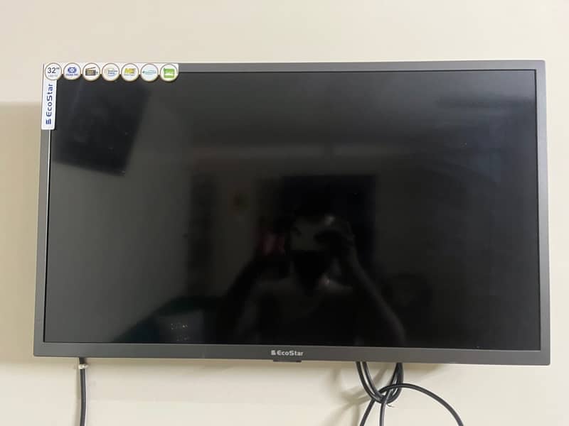 EcoStar 32inch 10/10 complete box 100% 7