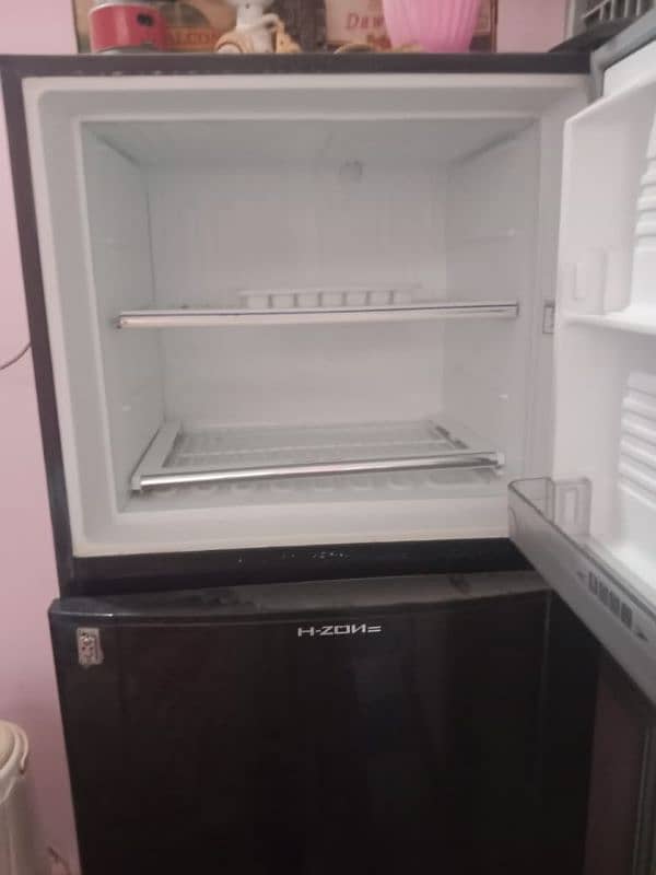 Dawalnce fridge in good condition in Havelian 5