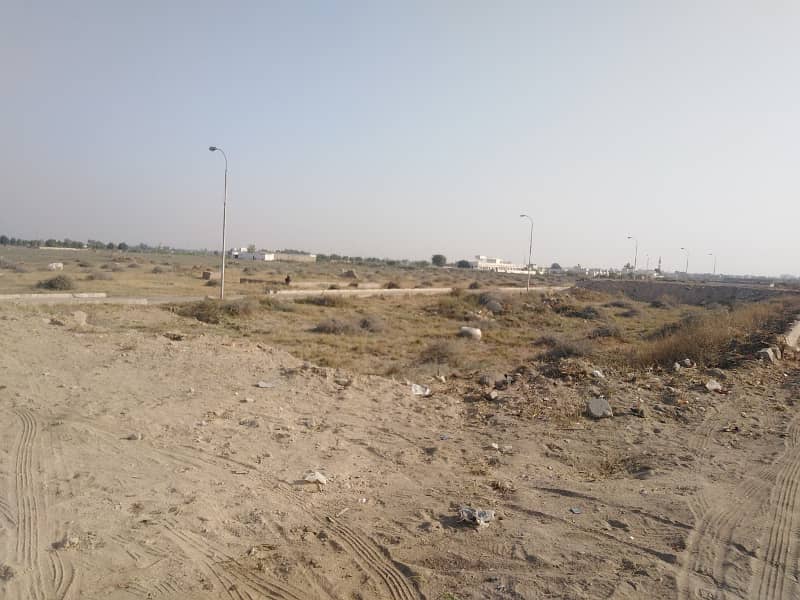 Gulshan-e-Mehran - Block 2C Residential Plot Sized 150 Square Yards 5