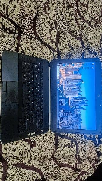 dell latitude laptop 2