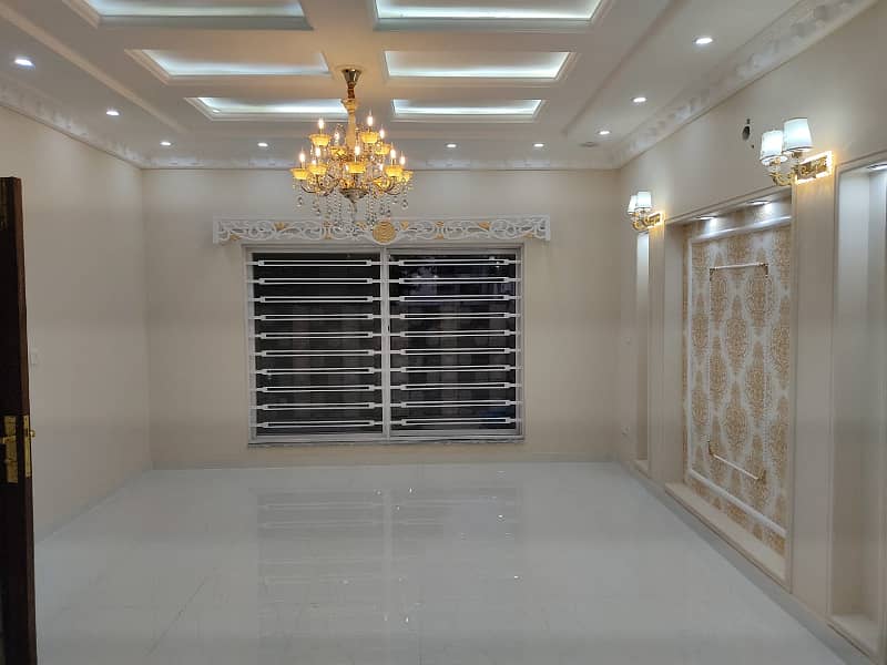 10 Marla House For Rent In Sector C Bahria Town Lahore All facilities just walikng Distance 9