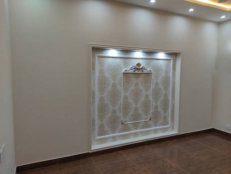 10 Marla House For Rent In Sector C Bahria Town Lahore All facilities just walikng Distance 30