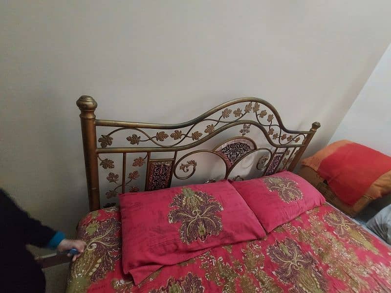 Iron bed Queen size 1