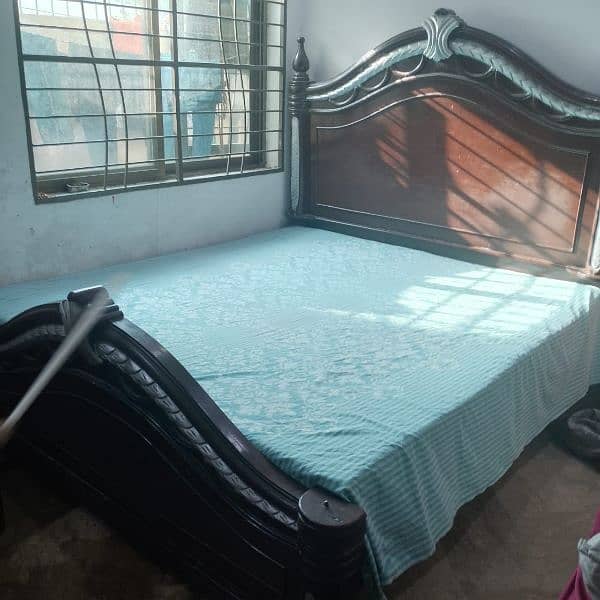 beautiful bed without matress 0