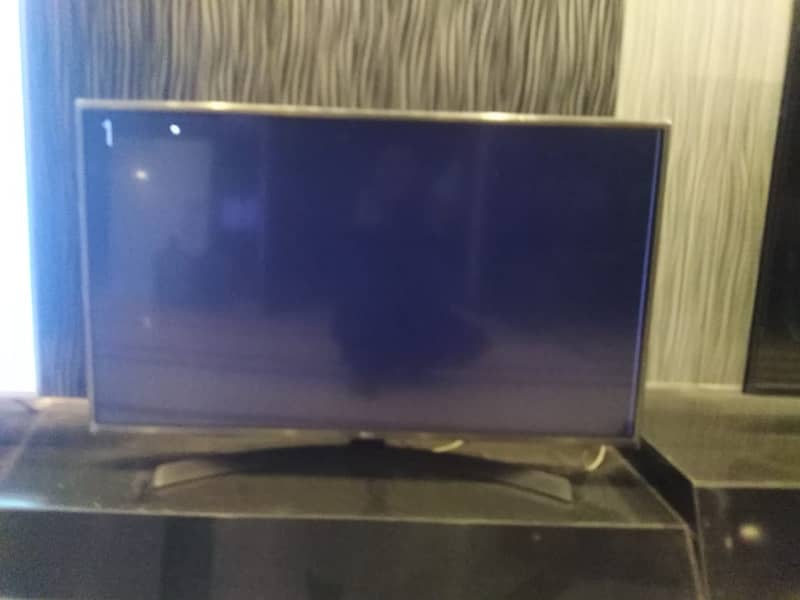 Original 43 Inch LG smart LED TV reasonable price 1