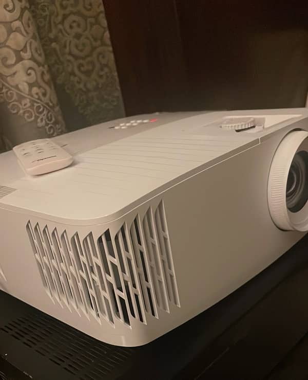 4k projector / 4k uhd / Home cinema - Home Cinema Experience 2