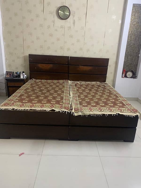 Two pair Bed set for sale 0