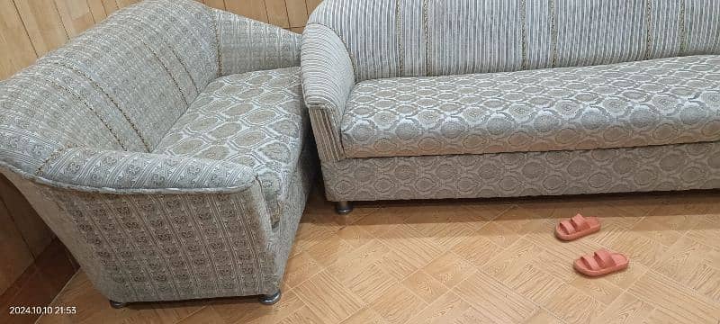 1,2,3 sofa set wooden and solid frame 1