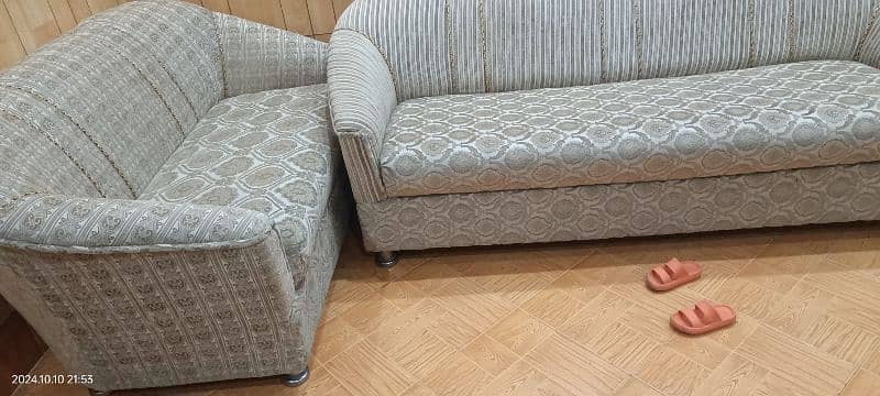 1,2,3 sofa set wooden and solid frame 2