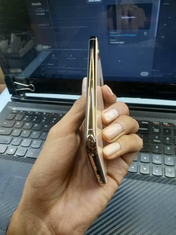 iPhone XS 64GB Dual PTA with Box 15