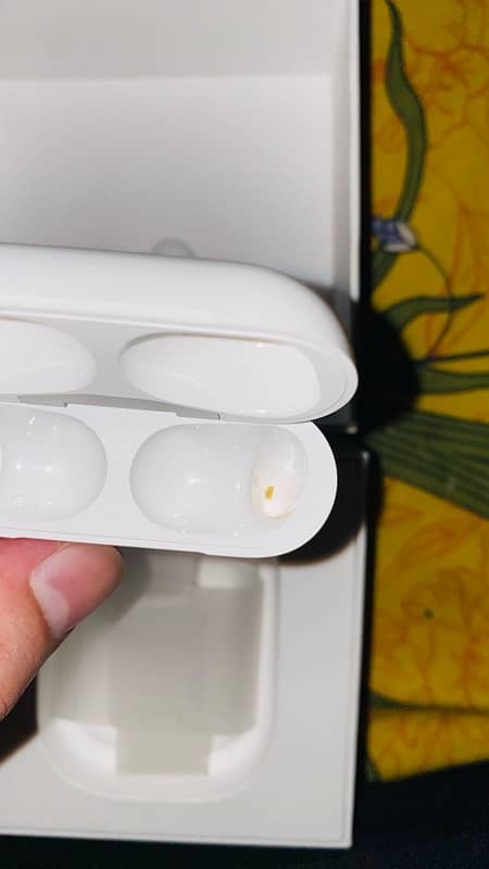 Airpods pro 2nd generation, warranty available 7