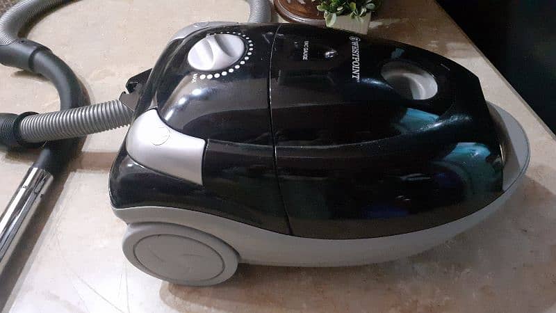 vacuum cleaner 3