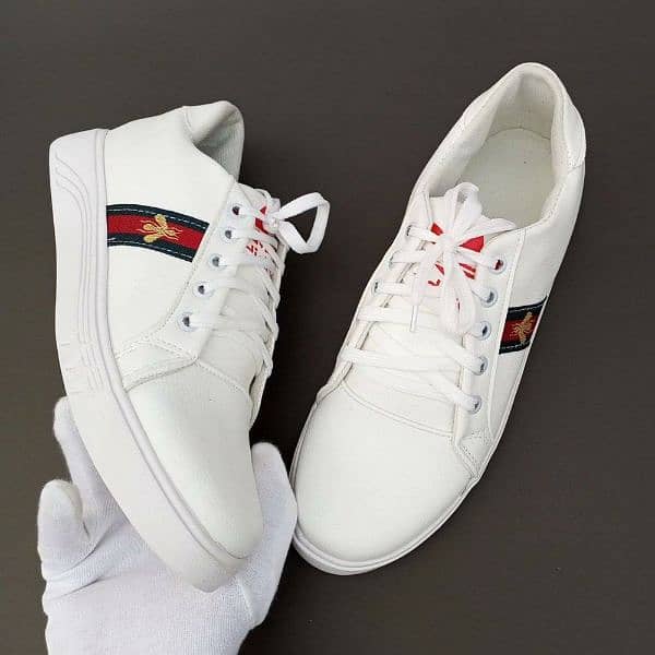 man's sports white shoes 0