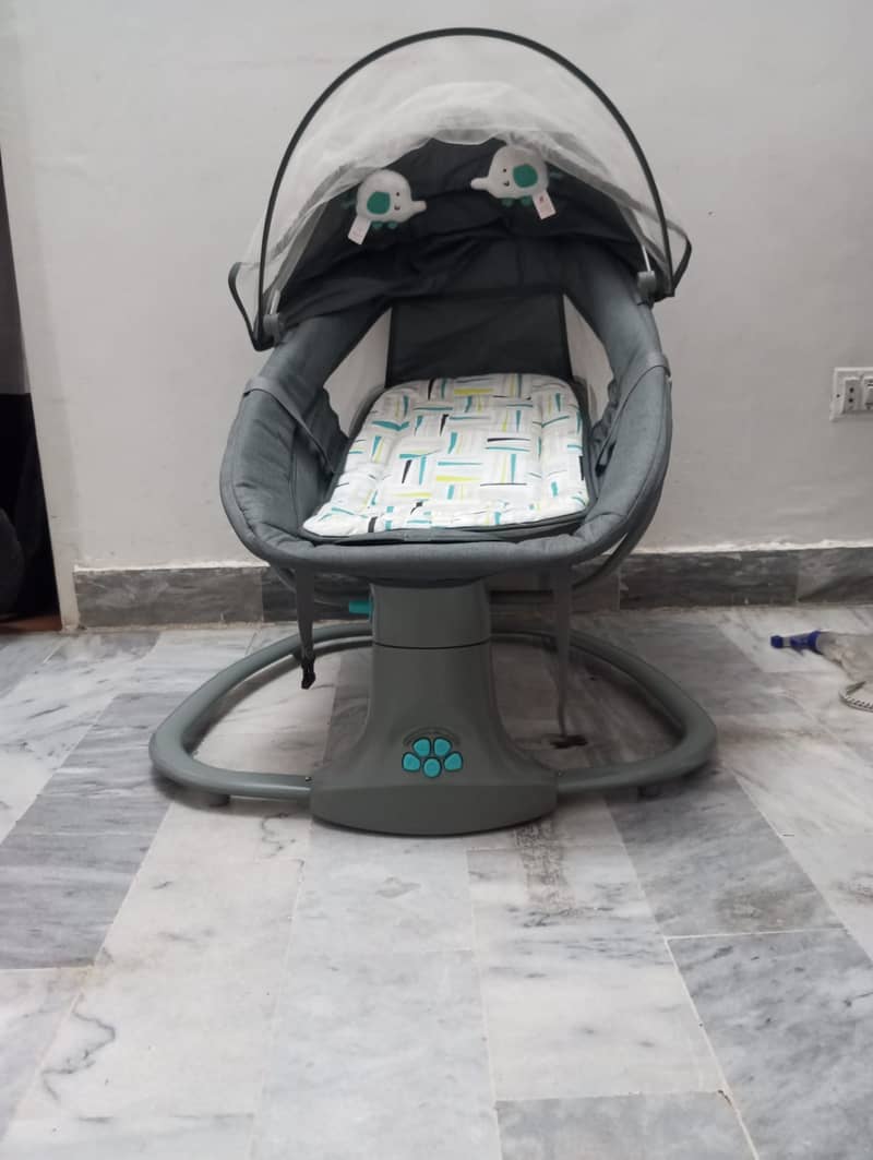 urgent sale Electric swing 3in1 Mastela brand only 1 week used 5