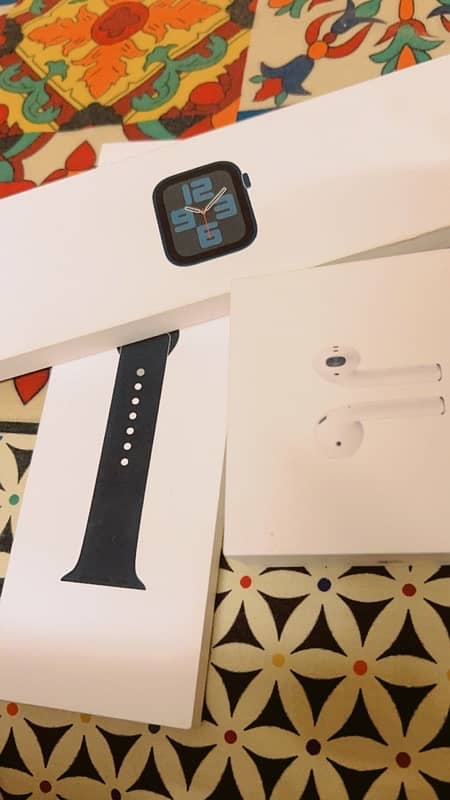 Apple watch SE (G2) like brand new 0