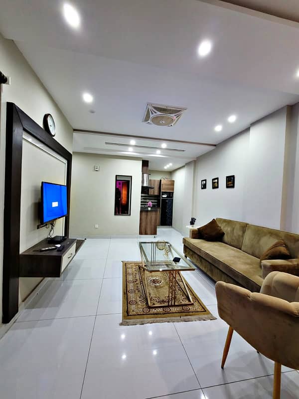 1 Bedroom VIP full furnishe flat for rent per day available in Bahia Town Lahore 1