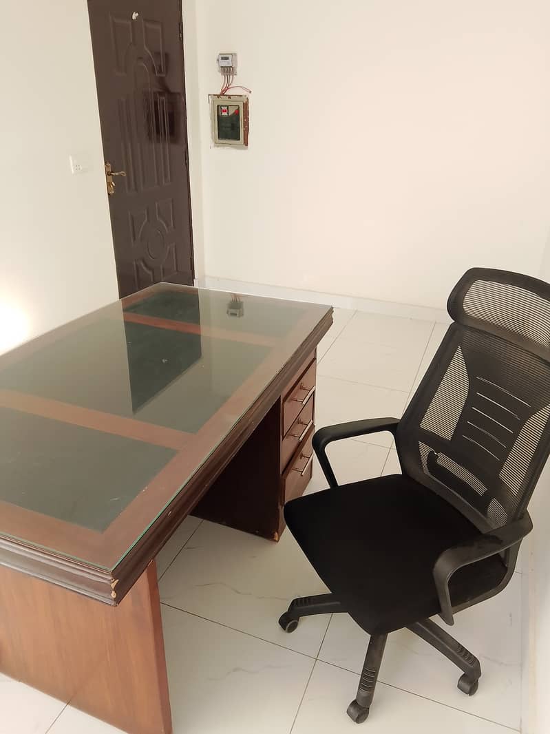 Office Table Excellent Condition only 4-Month used 4