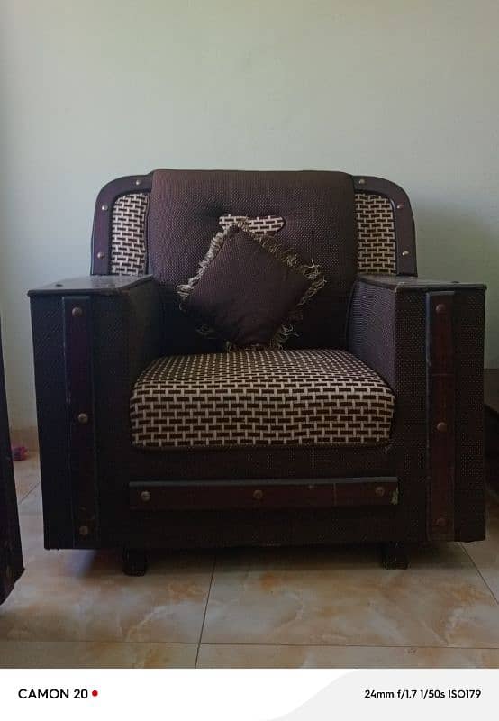 6 Seater Sofa Set (home used) 4