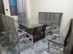 Dining table with chairs in A++ condition for sale