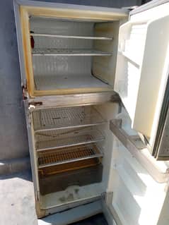 Dawlance medium size fridge