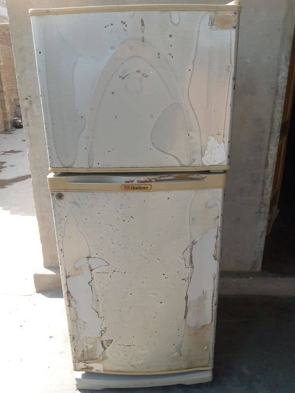 Dawlance medium size fridge 6