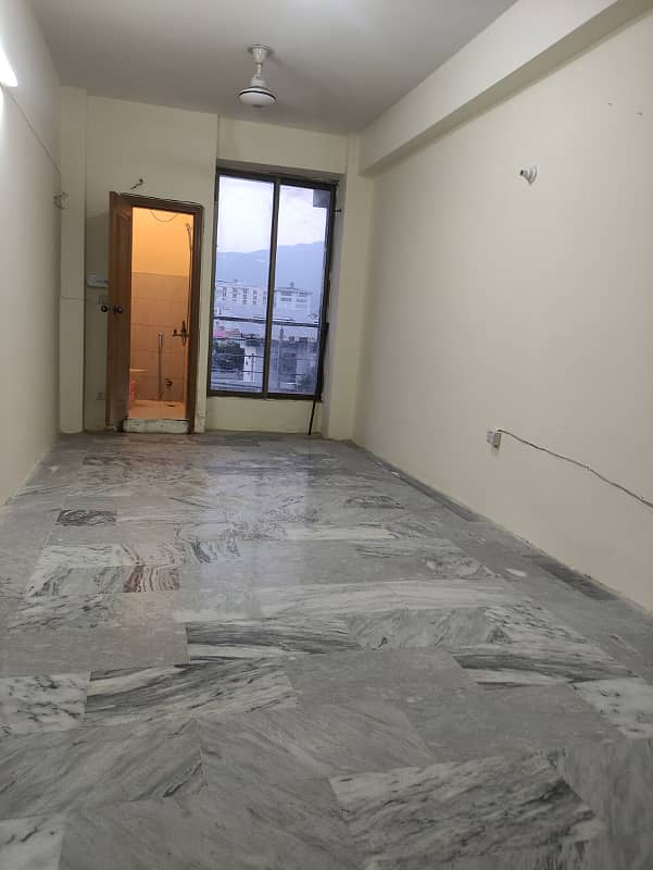 E-11 Studio Flat Unfurnished Available For Rent In E-11 Islamabad 0