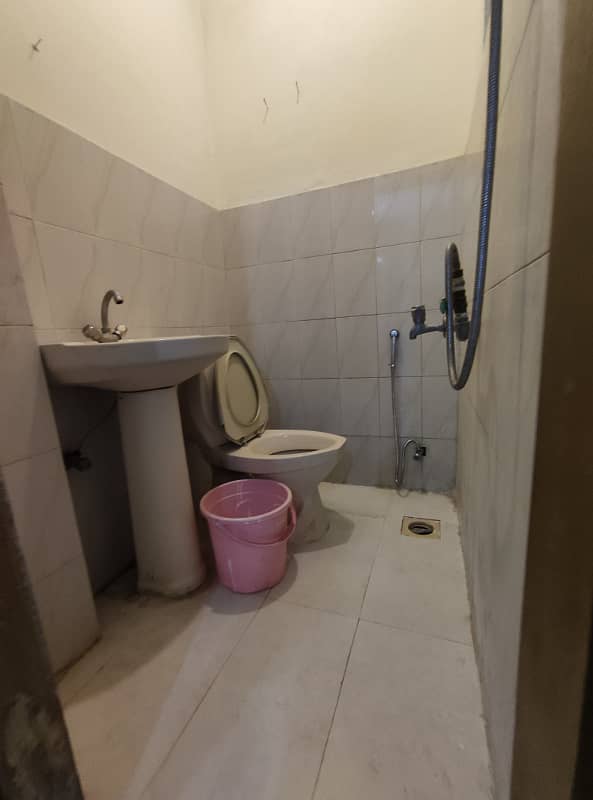 E-11 Studio Flat Unfurnished Available For Rent In E-11 Islamabad 4