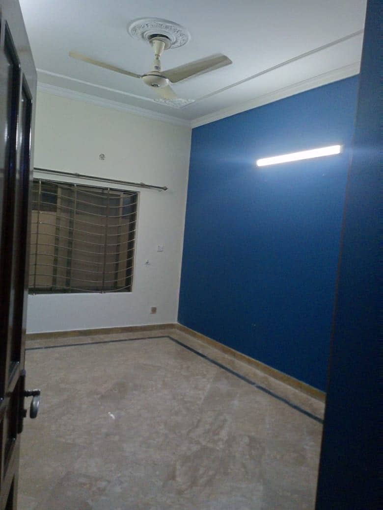 35x70 10 Marla Upper portion For Rent in G13 2