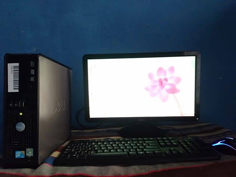 Computer For Sale ( full set-up) 5