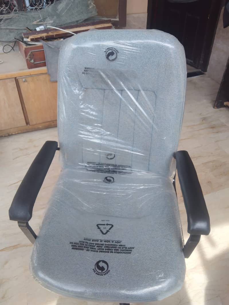 2 Perfect Condition Chairs Avaible in reasonable price 2