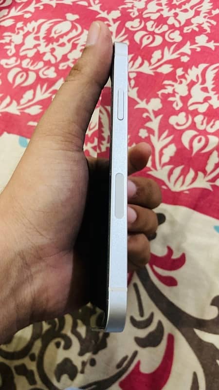 iphone 12 64gb 86BH 10/10 mint condition no fault 5