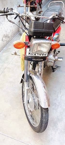 Honda 125 one hand used like a new bike 3