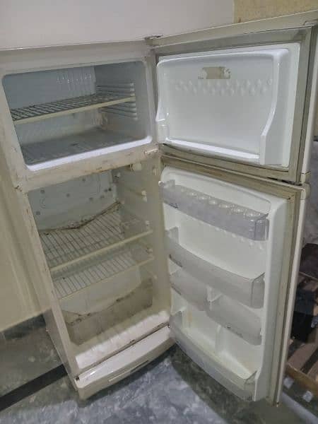 PEL REFRIGERATOR FOR SALE MEDIUM SIZE 0