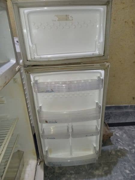 PEL REFRIGERATOR FOR SALE MEDIUM SIZE 1