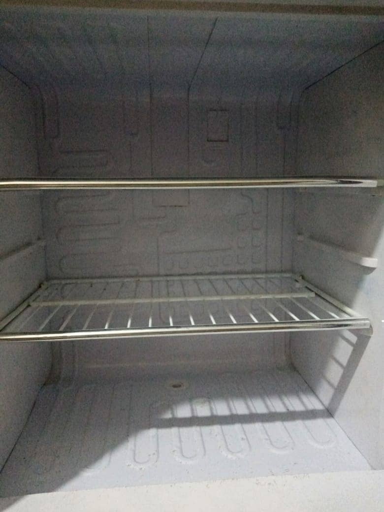 REFRIGRATOR FOR URGENT SALE 5